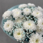 Букет с хризантемой и голубой гипсофилой — вид 3